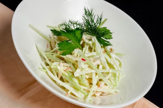 10 самых вкусных весенних салатов