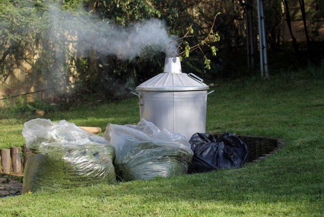 Печь для мусора с дымоходом