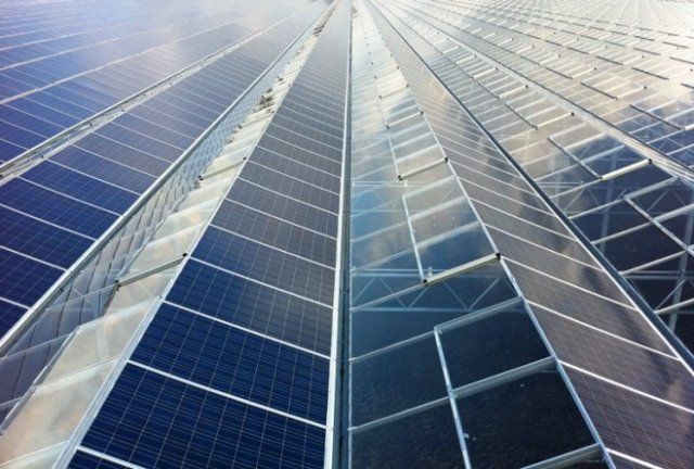 солнечные батареи на крышах
